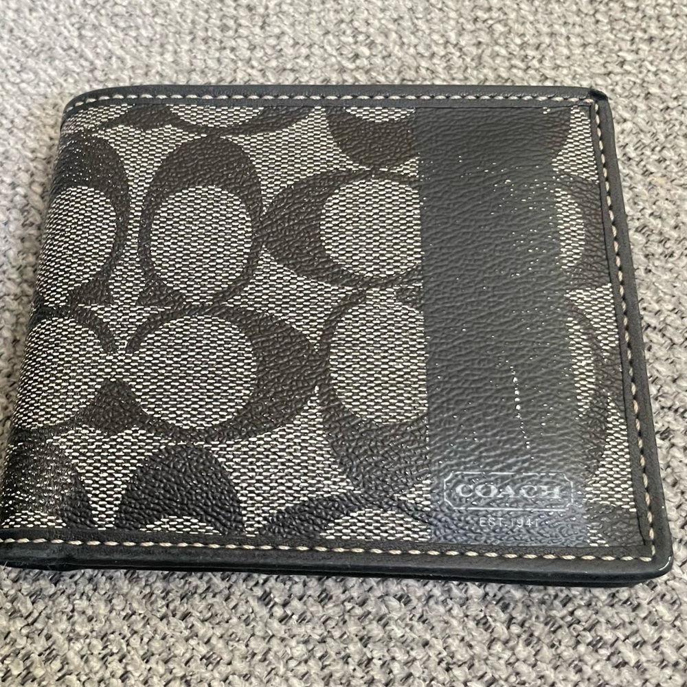 Coach Heritage Signature ID Bi Fold Wallet